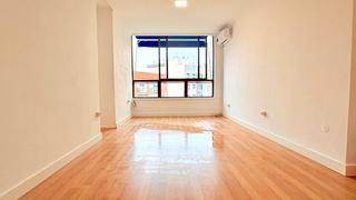 Flat in Avenida de la Cruz del Campo 33