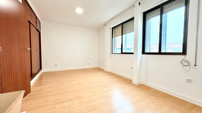 Foto 3a706821-e484-468e-bbaf-2155d8abefe9. Alquiler piso en avenida de la cruz del campo 33 en Sevilla