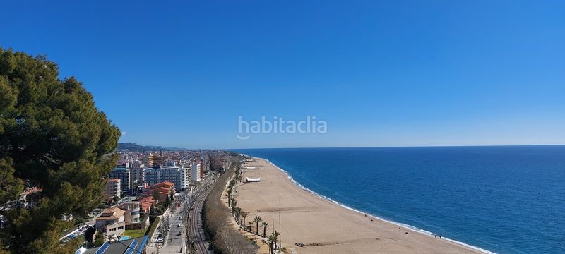 Foto 897da573-7f4c-431e-80af-ebb3d0570605. Casa aparellada amb xemeneia calefacció a Calella