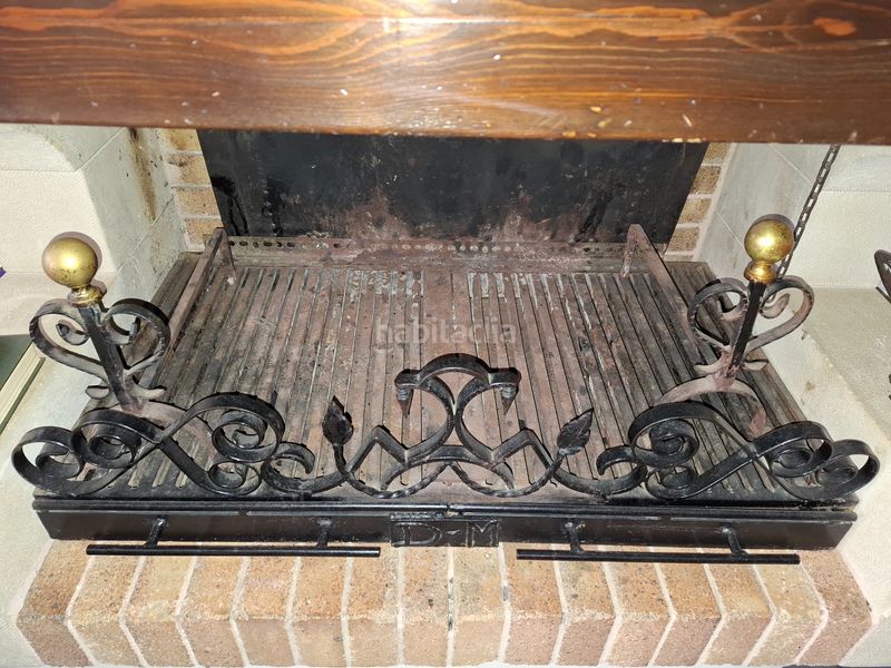 Foto 970bb972-ab9b-4bf6-ae43-ebe5d3236713. Casa aparellada amb xemeneia calefacció a Calella