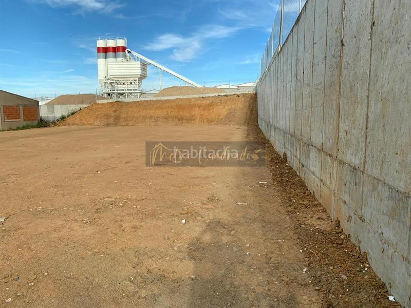Foto a5f0d606-c0bc-4a78-ae66-90ada3532818. Location bâtiment à usage industriel dans Oeste Mérida