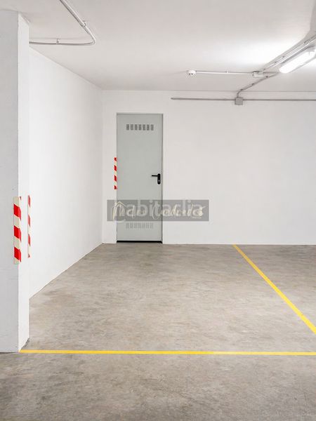 Foto 59e3cfd4-8394-4bc3-bd98-01ecd48cc2ba. Aparcament cotxe a Centro Mérida