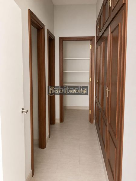 Foto f608061e-b7b7-4cd2-9de1-c1a5fd960e35. Lloguer local comercial a Oeste Mérida
