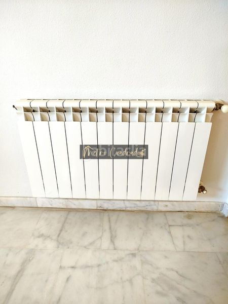 Foto b2d56606-42c7-4a13-ab85-69e831e4b264. Rent flat with heating parking in Oeste Mérida