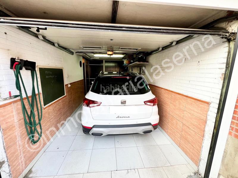 Foto 2a217863-6432-48cb-8127-eaf56d897d31. Casa adossada amb calefacció aparcament a Trobajo del camino