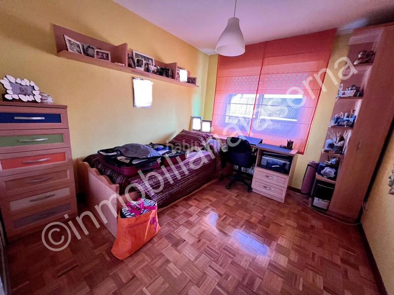 Foto 3a16bb39-d94d-4e51-9c48-ba7be6a430c0. Casa adossada amb calefacció aparcament a Trobajo del camino