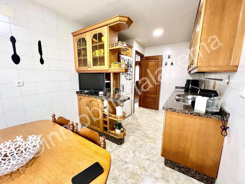 Foto 6eecc779-1193-4c4e-87f5-56c82ed0a0af. Casa adossada amb calefacció aparcament a Trobajo del camino
