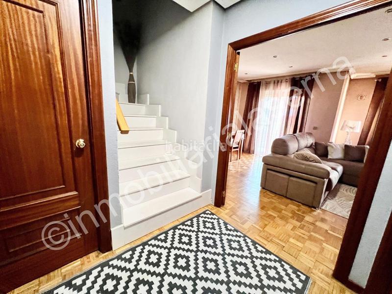 Foto b8460bab-7202-43bd-aed9-c42a6a924ebc. Casa adossada amb calefacció aparcament a Trobajo del camino