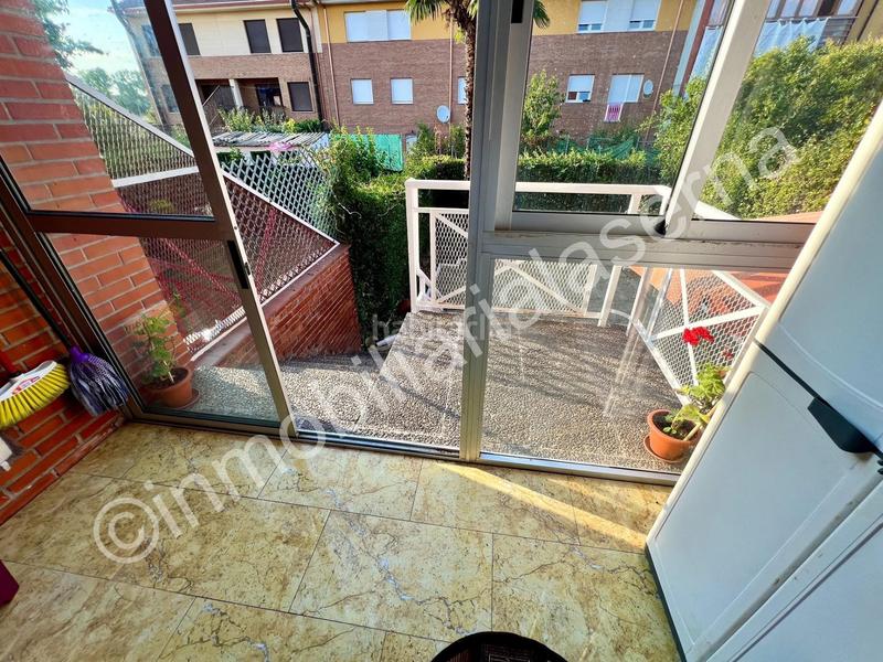 Foto c069b1da-600f-4aab-a292-082000f3d9ff. Casa adossada amb calefacció aparcament a Trobajo del camino