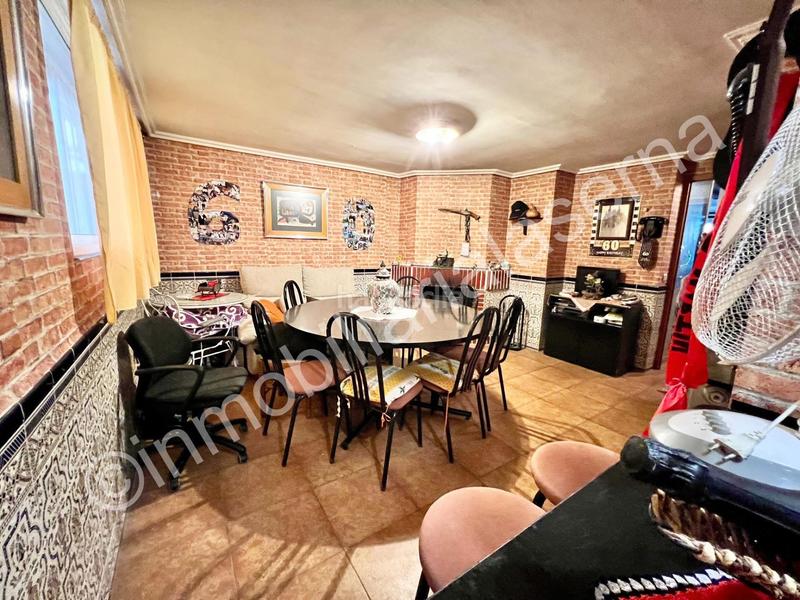 Foto ce5b8204-8d00-4ed4-b763-36ece1a43db2. Casa adossada amb calefacció aparcament a Trobajo del camino