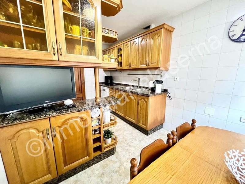 Foto f3f607bf-3e39-4dce-998d-452e66fd49e7. Casa adossada amb calefacció aparcament a Trobajo del camino