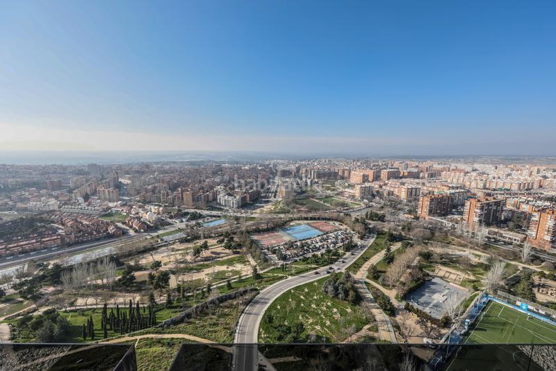Foto 6a368d1d-d024-4c06-9362-44ea7933a4f9. Rent flat in paseo de la dirección 163 in Valdeacederas Madrid