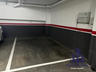 Autoparkplatz in Plaça de lluís companys 3. Pàrquing a la plaça lluis comnpanys