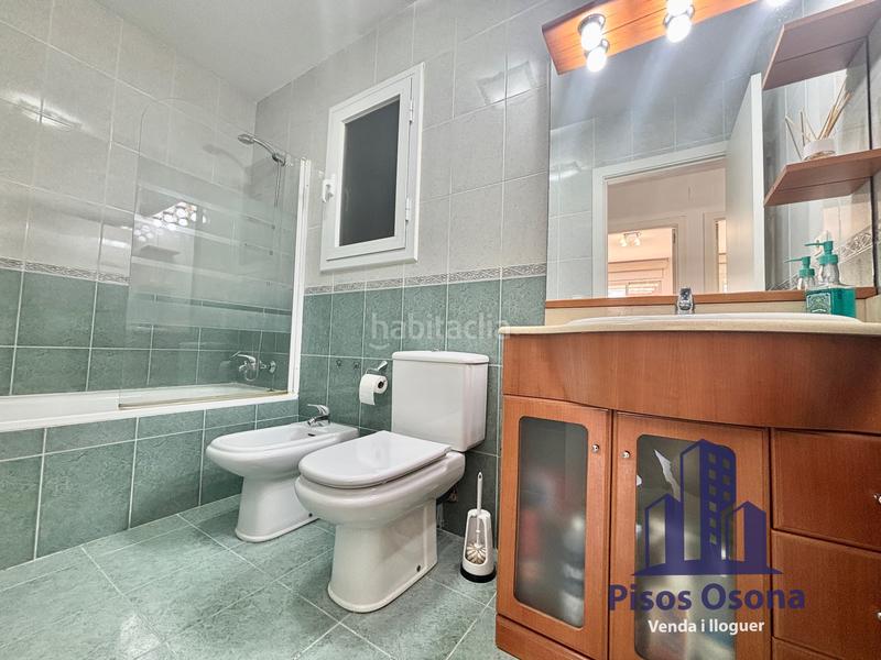 Foto 12fc88a8-d72c-4099-b7ee-0dbd93b078d0. Piso pis zona caputxins. gran terrassa en Caputxins-Ambulatori Vic