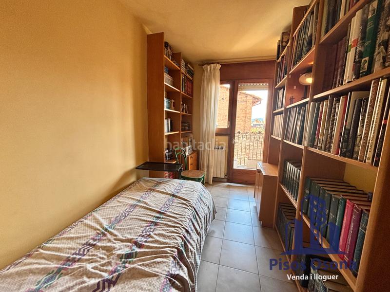 Foto 75fc1d3a-051a-4cc9-8603-0dcdeb839b32. Etagenwohnung mit heizung in Centre Vic