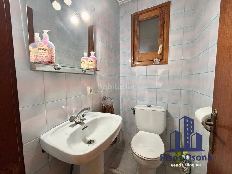 Foto 76d613e9-ff2a-4397-8a8b-23ea21d3fa91. Etagenwohnung mit heizung in Centre Vic