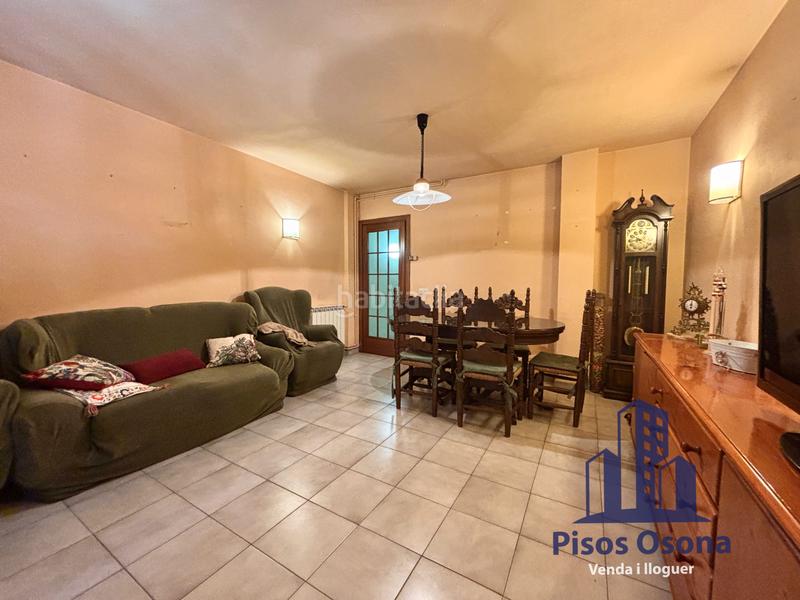 Foto 8c38792b-233a-455b-97dc-9d287e24bb84. Etagenwohnung mit heizung in Centre Vic