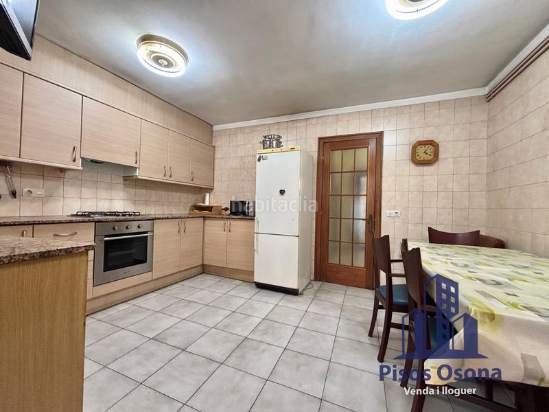 Foto c071b6a5-992e-4db5-947b-940242d64cd8. Etagenwohnung mit heizung in Centre Vic