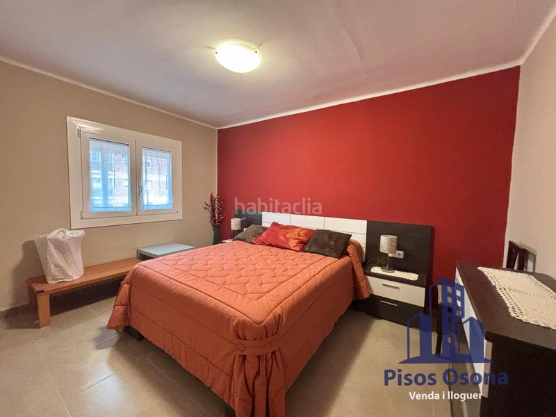 Foto b852b92d-ab34-48b2-8429-3edaf1aee1a5. Piso pis zona estadi en Estadi-Santa Anna Vic