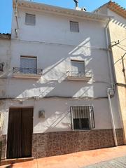 Casa a Calle gila 23. Oportunidad de vivienda muy económica