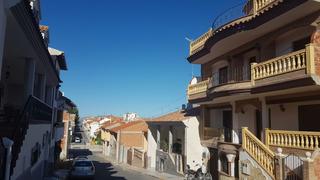 Xalet a Calle betis 0. Gran chalet en venta
