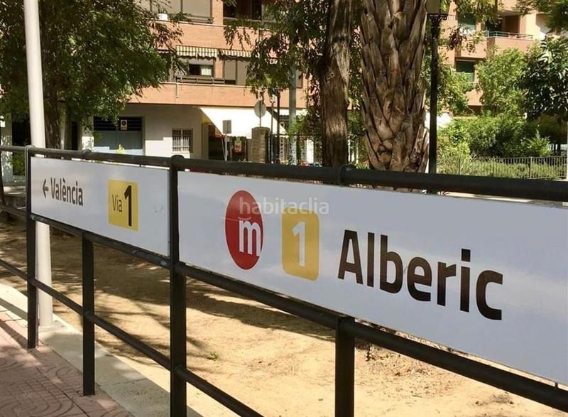 Foto 22c3f1cb-2ffe-4979-8ef0-4ad59c7c70df. Terrain résidentiel dans Alberic