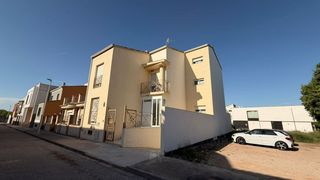 Maison jumelée à Villanueva de Castellón. Venta adosado de lujo en villanueva de castellon