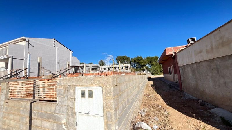 Foto c1f0b98e-f3b1-4fdb-9a84-e3d0c00ab0e5. Casa adossada a Catadau