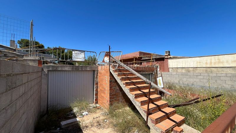 Foto dd4ebf38-d364-4326-a2ce-506aa8373982. Casa adossada a Catadau