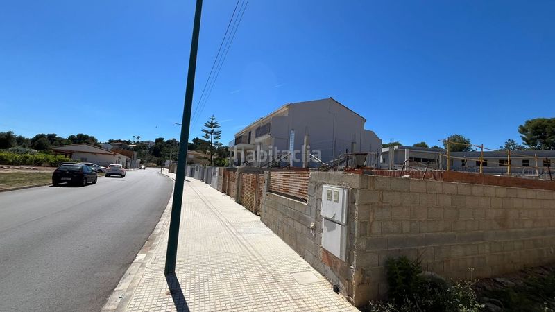 Foto f17cc161-168e-41d1-814b-485e5033a8b8. Casa adossada a Catadau