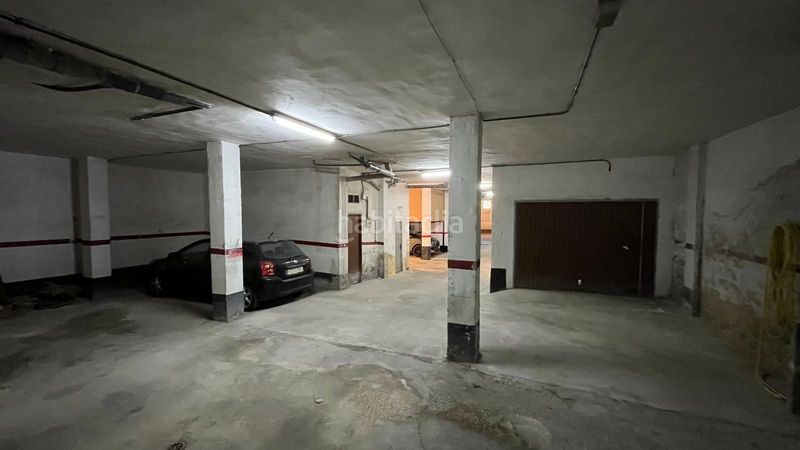 Foto e0834a90-2dcb-4e69-9d96-217ada2b5536. Aparcament cotxe a Antella