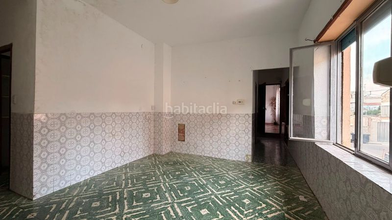 Foto 58eb3da2-e038-409c-afd6-d2bc2a854326. Edificio in Anna