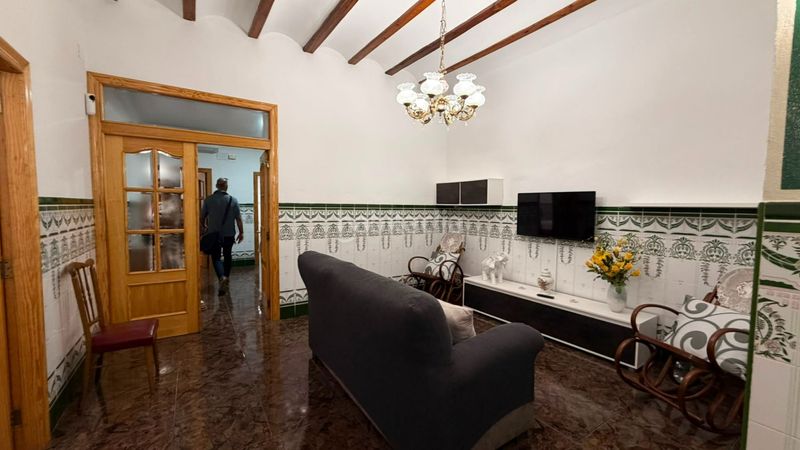 Foto 6fa520fe-399c-4a8b-b323-56cfc1d3fe87. Edificio in Anna