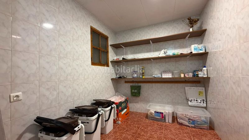 Foto b022a042-6e50-4e2e-9694-1a77758b0479. Edificio in Anna