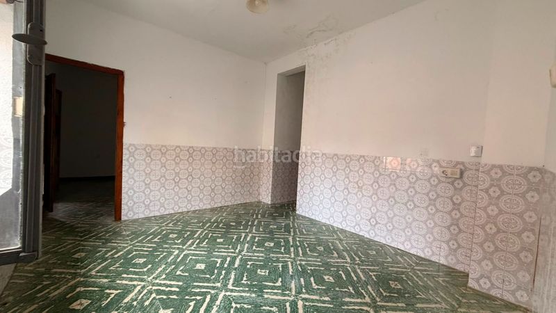 Foto bf9513f2-b7e8-4e2c-8f38-11f6f88a2fcc. Edificio in Anna