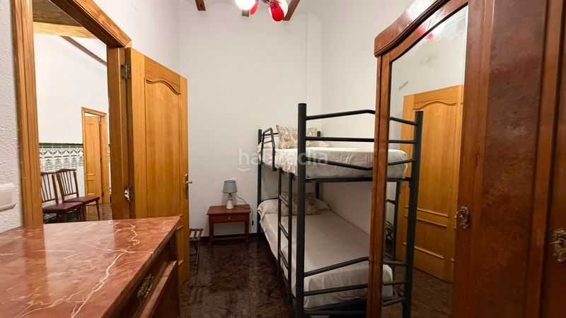 Foto c2b15fc9-7064-4b04-b600-af663fc60016. Edificio in Anna