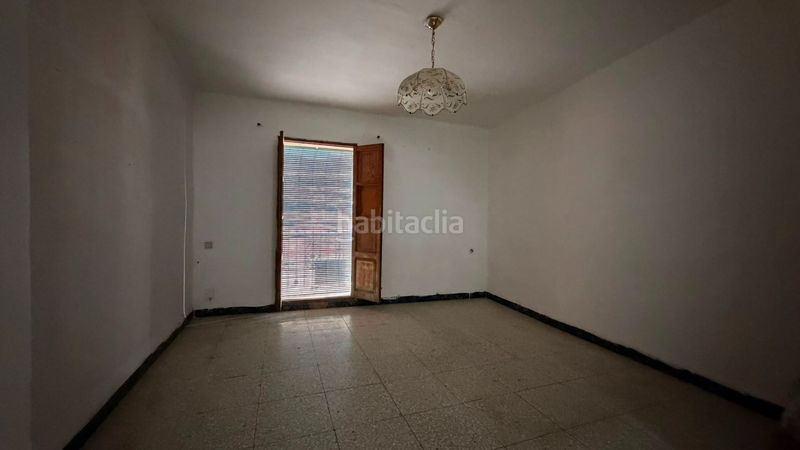 Foto d9701fb4-d823-4ad8-a51e-111e552c7106. Edificio in Anna