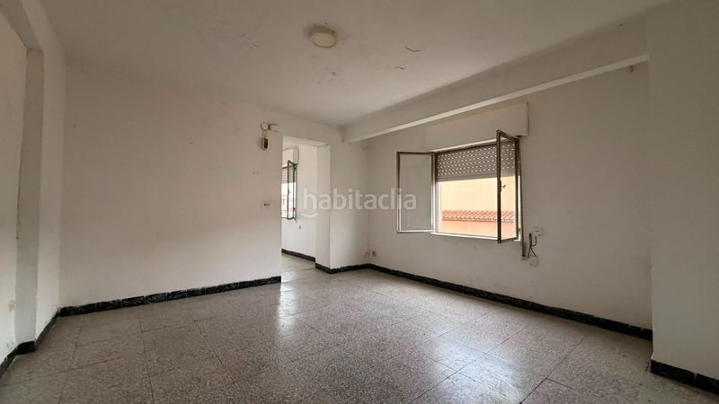 Foto fe2ad050-08b5-44b5-87c2-f1847e0f5020. Edificio in Anna