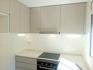 Piso  Carrer doctor francesc coll i turbau. Pis molt c�ntric, 92m2, 4 hab , cuina nova, portes noves i sol m
