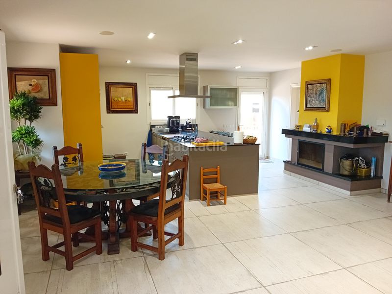 Foto 43ea3c5f-22fb-4683-8eae-91c481763545. Xalet amb xemeneia calefacció aparcament piscina a Sant Gregori