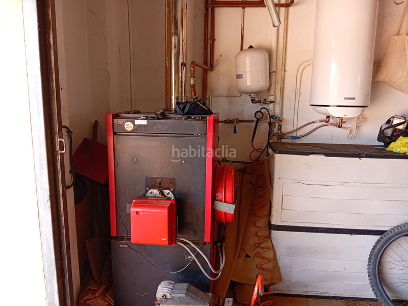 Foto d0bc5ca9-c624-4c75-933f-595e7ebb5a45. Xalet amb xemeneia calefacció aparcament piscina a Sant Gregori