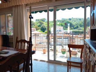 Piso en Montilivi. Pis zona cap montilivi de 75m2, cantoner, 3hab, sol matins-tarde