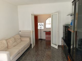 Appartement  Carrer francesc ciurana. Pis sense ascensor, 3hab dobles, sud, 100m2, 3 terrasses i cèntr