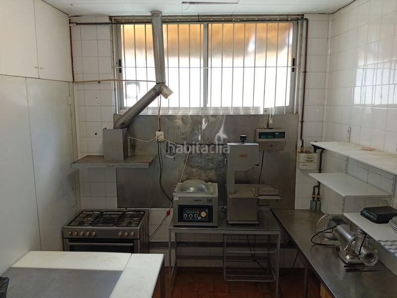 Foto aec6d66c-2efc-4351-8749-74d8ef648789. Local comercial amb calefacció a Eixample Sud-Migdia Girona