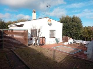 Casa a Quart. Casa a sant mateu de montnegre ,quart, 922m2 parcel.la i 56m2 co