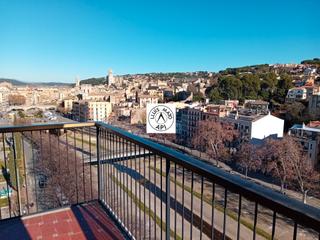Pis a Passeig general mendoza 7. Peça única de pis per les vistes espectaculars de catedral  i  b