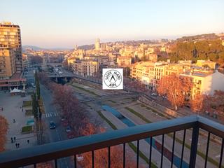 Flat in Passeig general mendoza 7. Peça única de pis per les vistes espectaculars de catedral  i  b