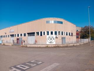 Lloguer Nau industrial a Carrer de la selva 9. Nau cantonera de lloguer , amb  bona visibilitat i bona orientac