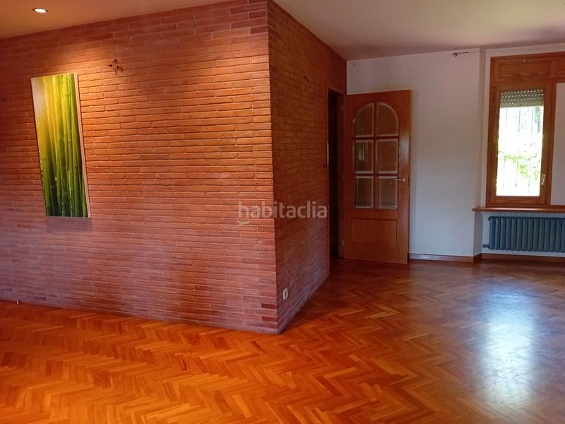 Foto 0287c314-f97f-4635-957e-91664b1b1438. Xalet amb xemeneia calefacció aparcament a Palau Girona