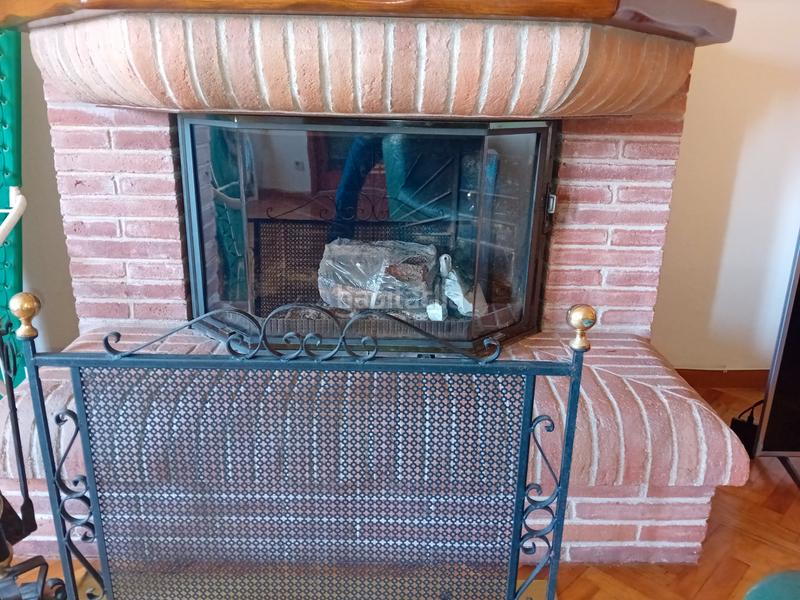 Foto 1214609b-22d9-4ca4-a49d-2e221432dfb9. Xalet amb xemeneia calefacció aparcament a Palau Girona